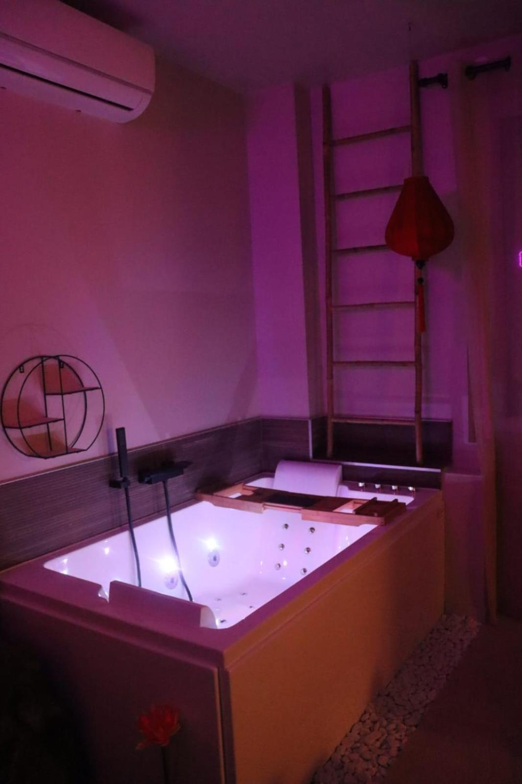 Loveroom Japon Avec Balneotherapie Toulon Dış mekan fotoğraf