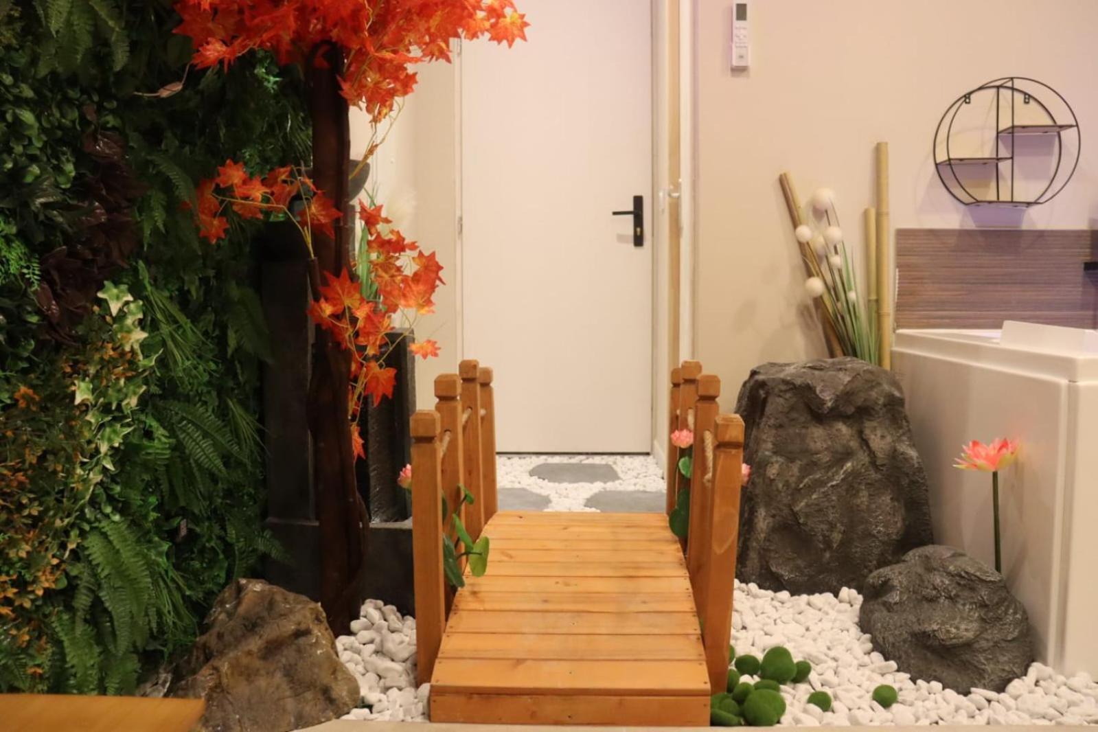 Loveroom Japon Avec Balneotherapie Toulon Dış mekan fotoğraf